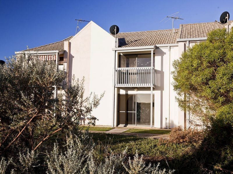 122 Gulf Point Drive, North Haven SA 5018