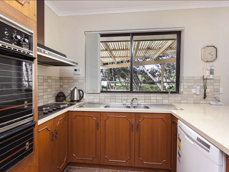 2/28 Lochside Drive, West Lakes SA 5021