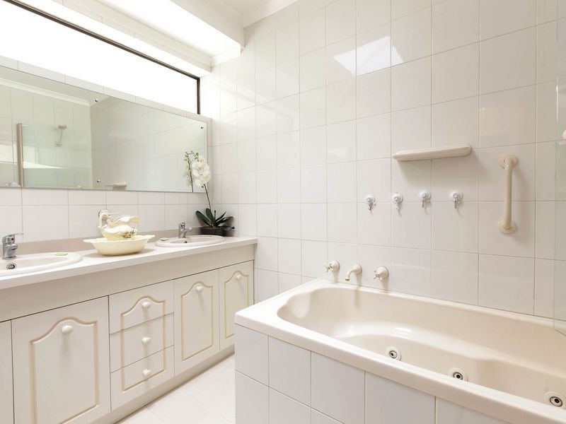 2/28 Lochside Drive, West Lakes SA 5021