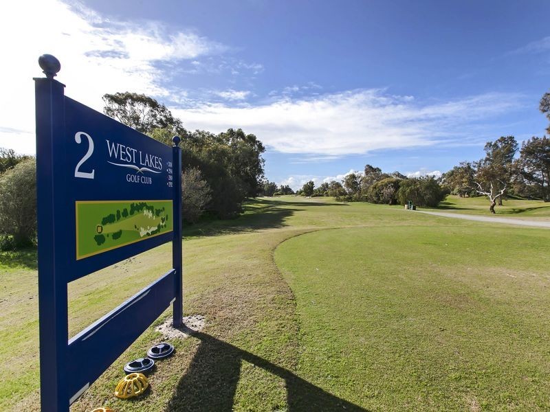 2/28 Lochside Drive, West Lakes SA 5021