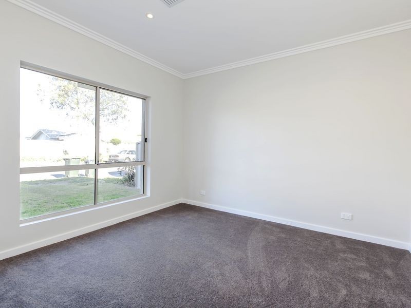 2a Daly Crescent, West Lakes Shore SA 5020