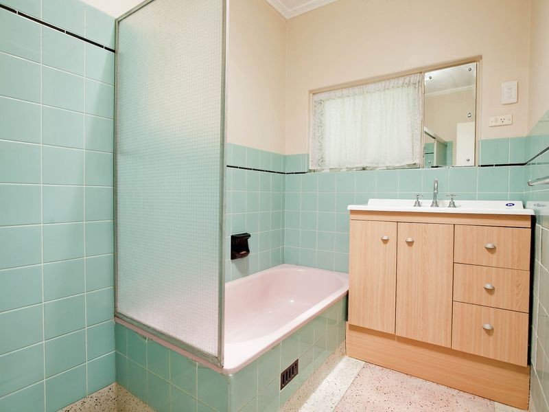 8 Cross Street, Queenstown SA 5014