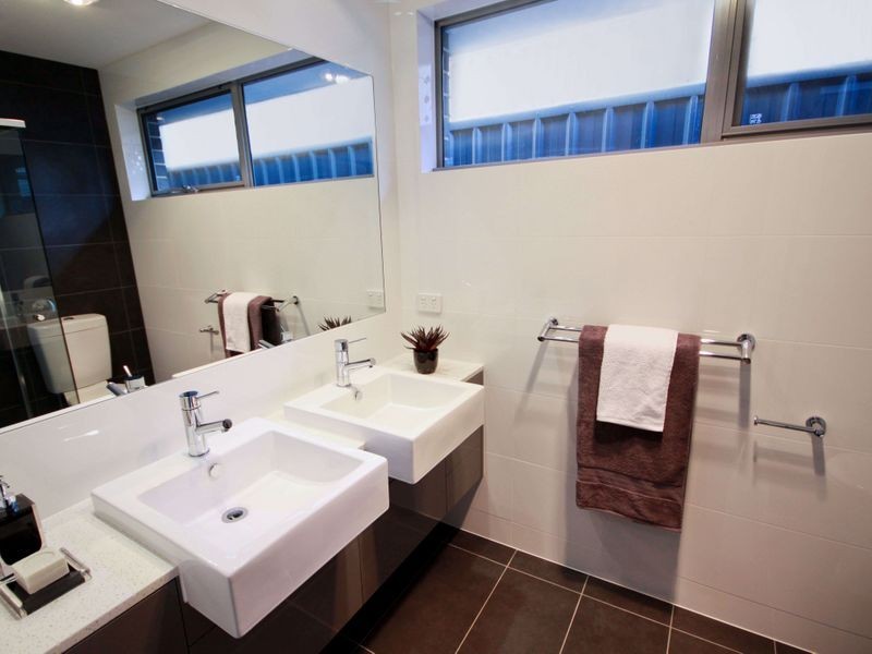 5b Carinya Crescent, Rostrevor SA 5073