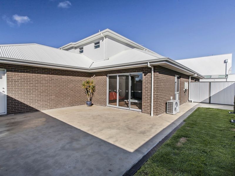 12 Hurstfield Terrace, Findon SA 5023
