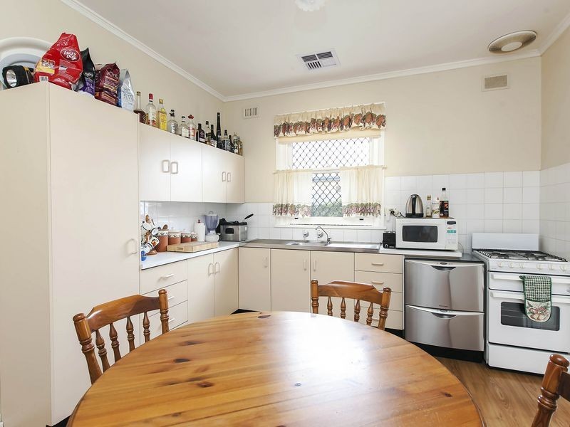 19 Carey Avenue, Seaton SA 5023