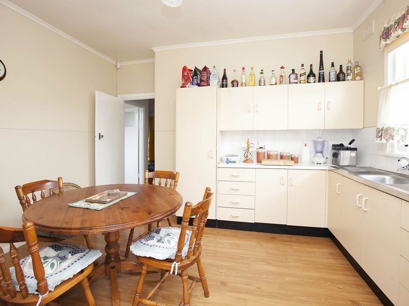 19 Carey Avenue, Seaton SA 5023