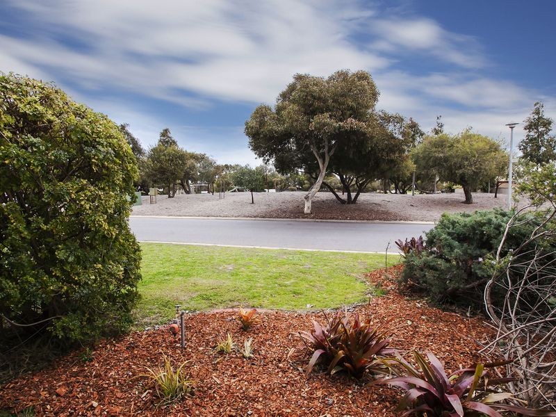 9 Noosa Place, West Lakes Shore SA 5020