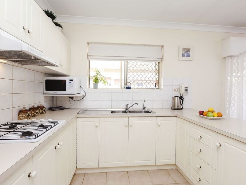 2/4 Golfers Avenue, Seaton SA 5023