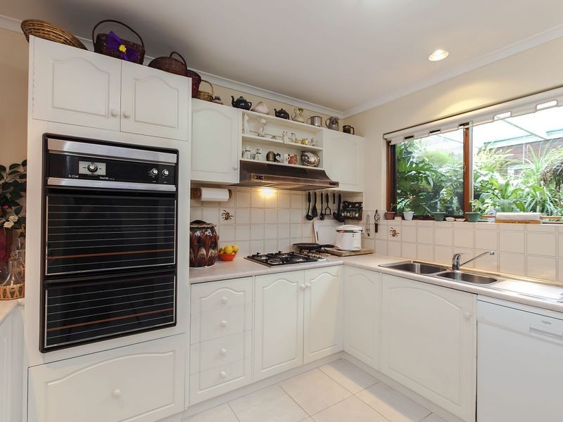 1/4 Moorea Court, West Lakes SA 5021