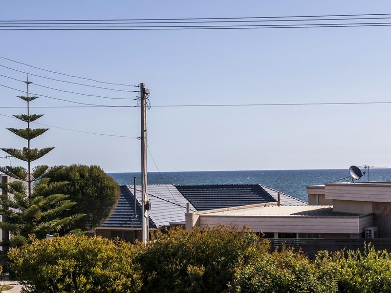 122 Seaview Road, Tennyson SA 5022