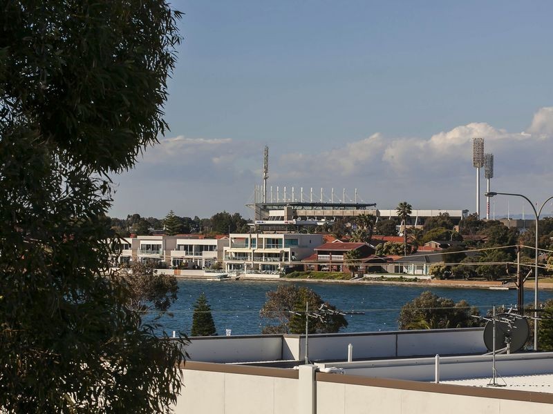 122 Seaview Road, Tennyson SA 5022