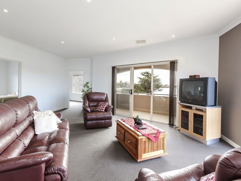 7 Tuart Place, West Lakes SA 5021