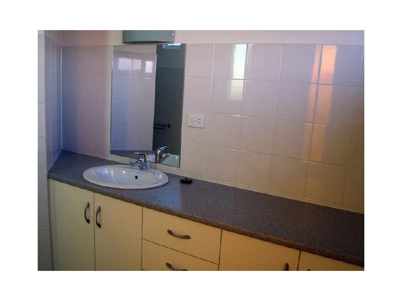 2/8 Anglers Court, West Lakes Shore SA 5020