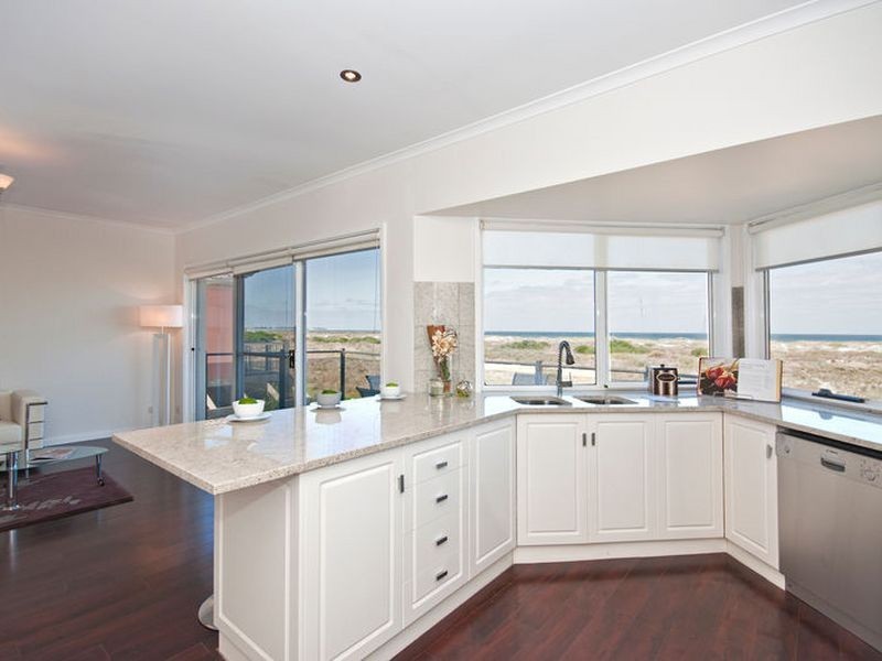 90 Gulf Point Drive, North Haven SA 5018