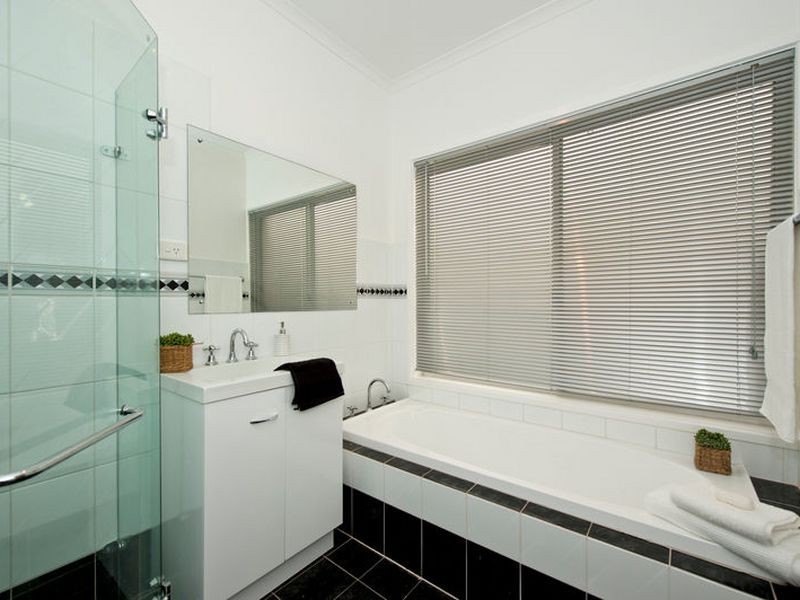 90 Gulf Point Drive, North Haven SA 5018