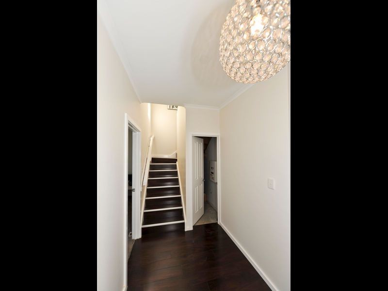 90 Gulf Point Drive, North Haven SA 5018