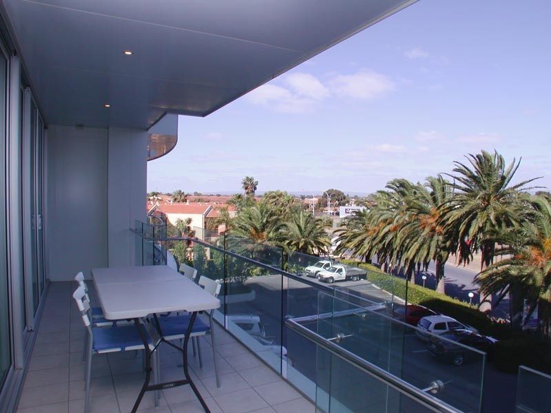 32/155 Brebner Drive, West Lakes SA 5021