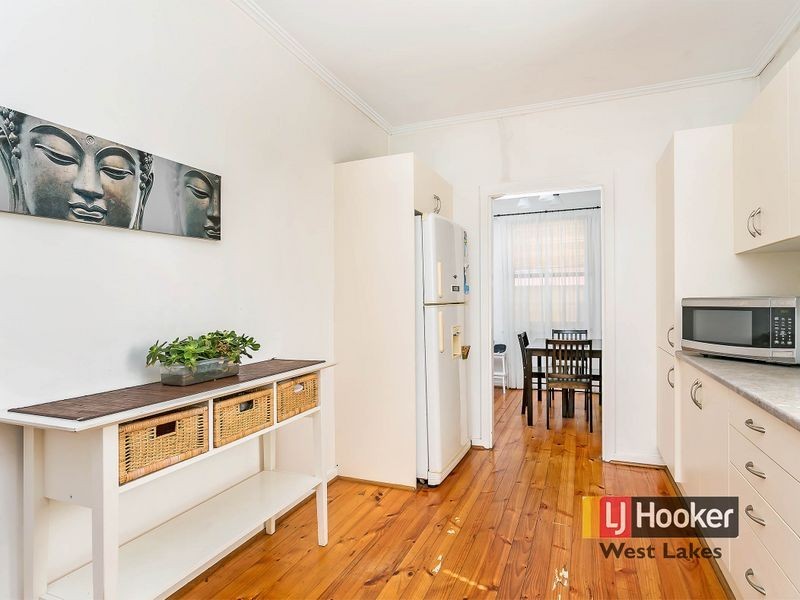 2 Reginald Avenue, Findon SA 5023