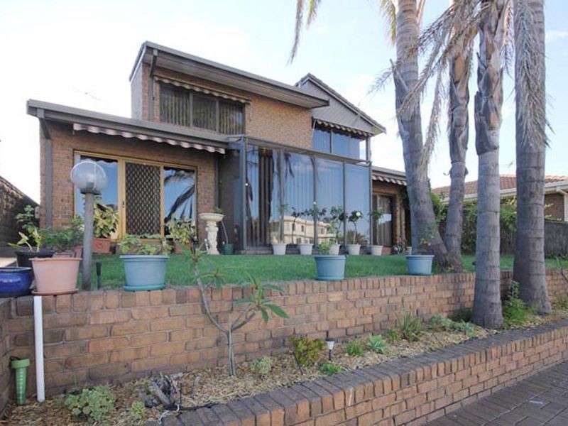 14 McDonald Grove, West Lakes SA 5021