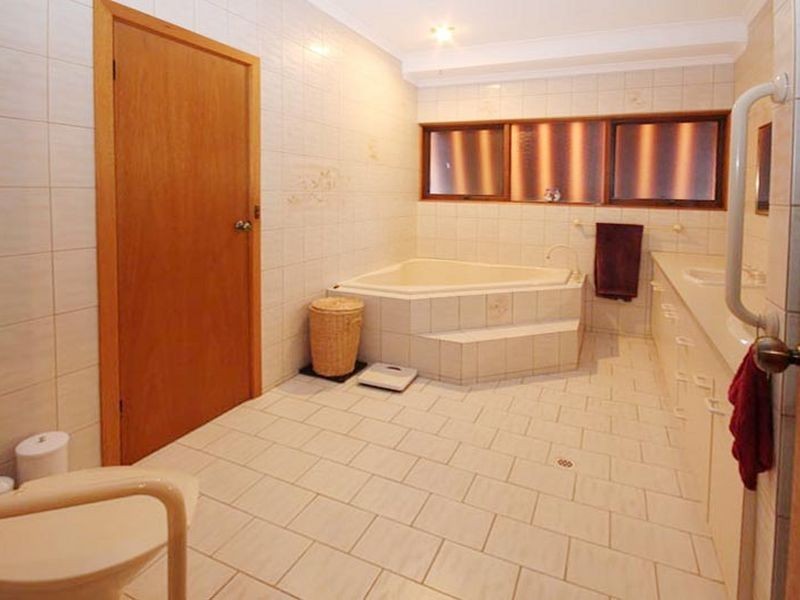 14 McDonald Grove, West Lakes SA 5021