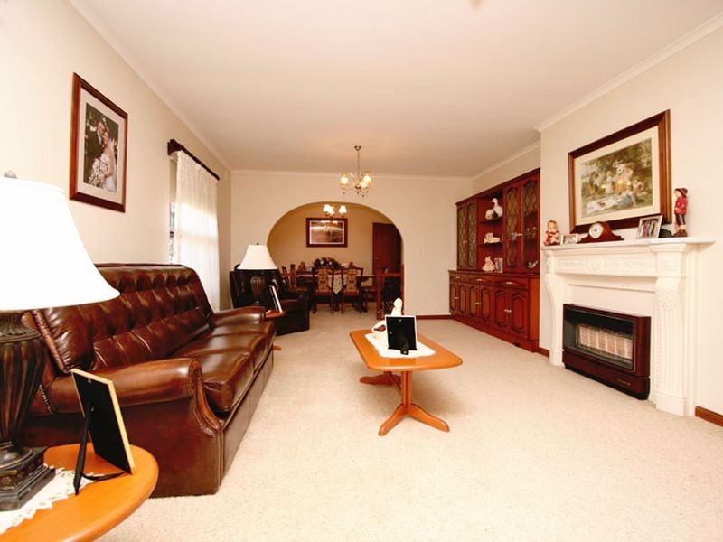 10 Heysen Crescent, West Lakes Shore SA 5020