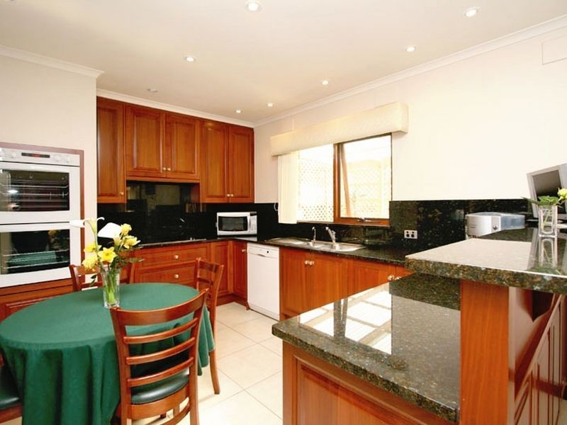 10 Heysen Crescent, West Lakes Shore SA 5020