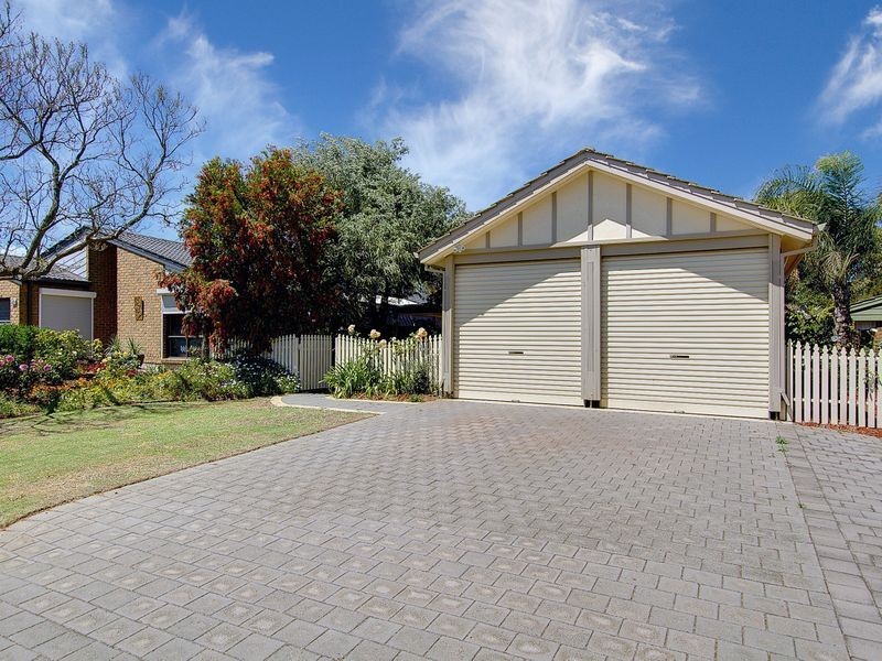 74 Lochside Drive, West Lakes SA 5021
