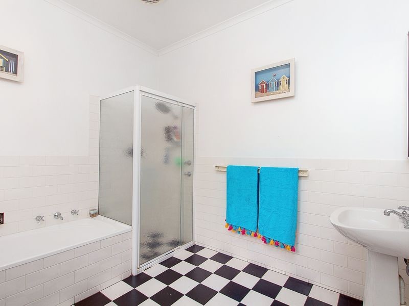 74 Lochside Drive, West Lakes SA 5021