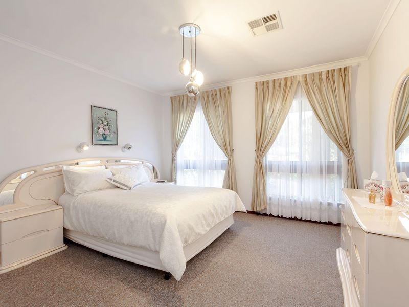 12 Dame Pattie Circuit, West Lakes SA 5021