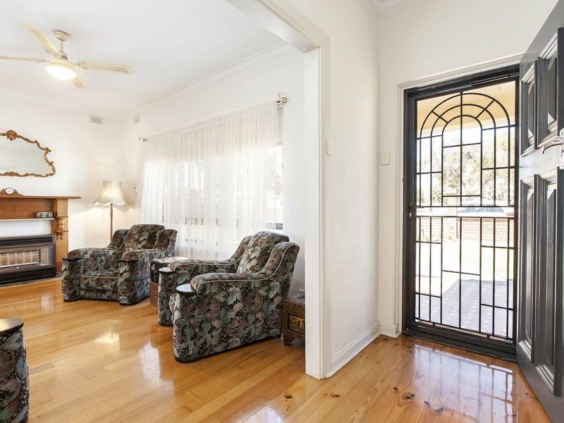 2 Sinclair Street, Grange SA 5022