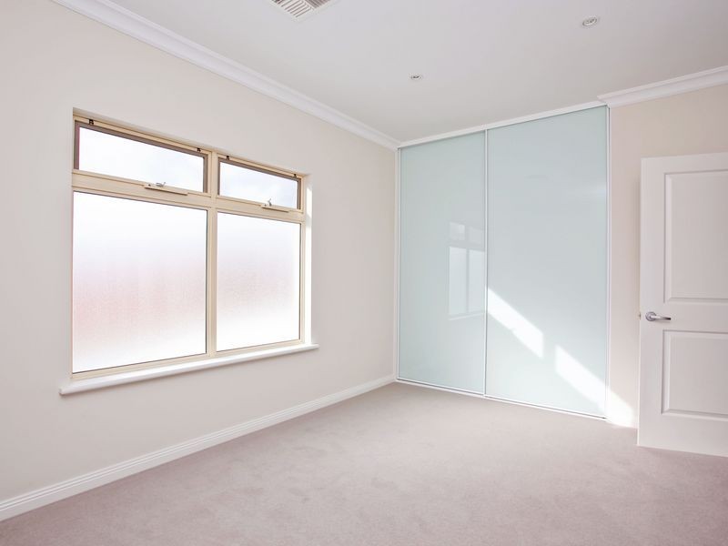 21 Antigua Grove, West Lakes SA 5021