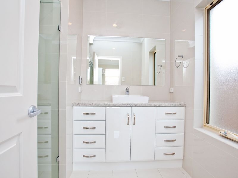 21 Antigua Grove, West Lakes SA 5021