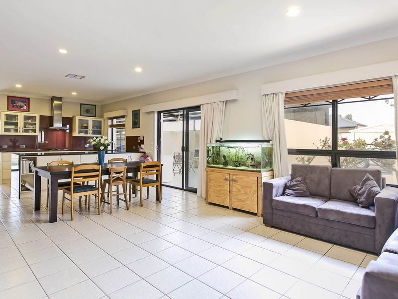 1 Dearden Road, North Haven SA 5018