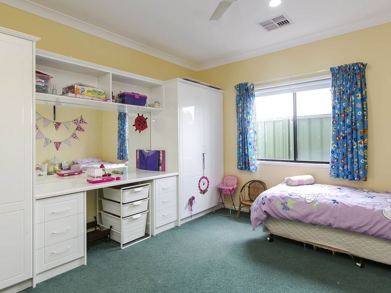 1 Dearden Road, North Haven SA 5018