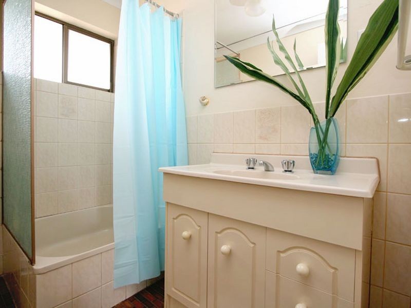 9 Brebner Drive, West Lakes SA 5021