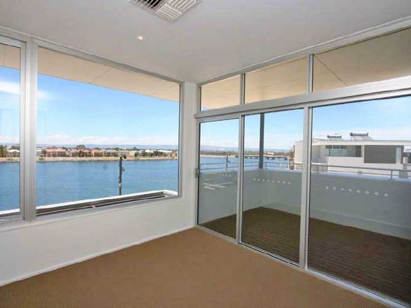 2 Parri Crescent, Port Adelaide SA 5015