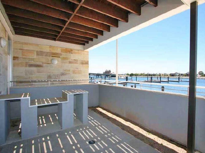 2 Parri Crescent, Port Adelaide SA 5015