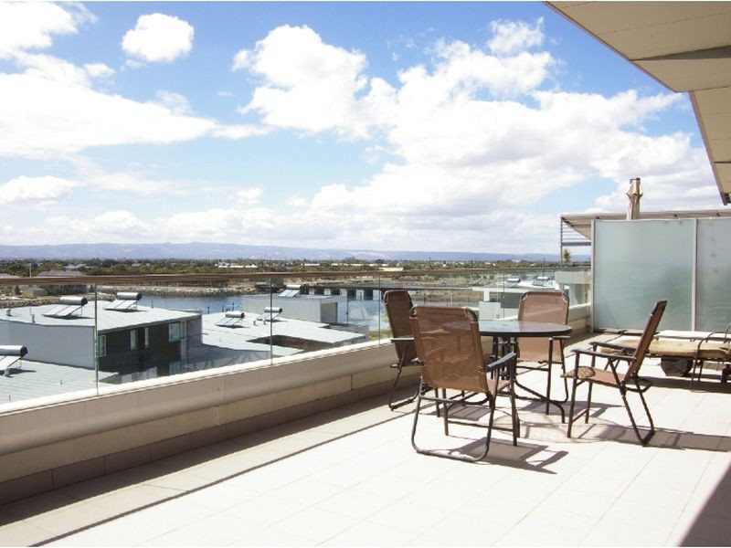 503 The Sails/16-18 Wirra Drive, New Port SA 5015