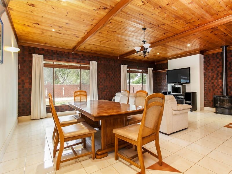 1 The Parkway, Hampstead Gardens SA 5086