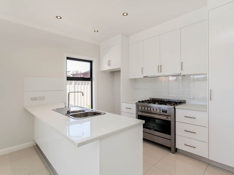 9 Kirra Avenue, West Lakes Shore SA 5020