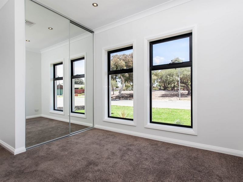 9 Kirra Avenue, West Lakes Shore SA 5020