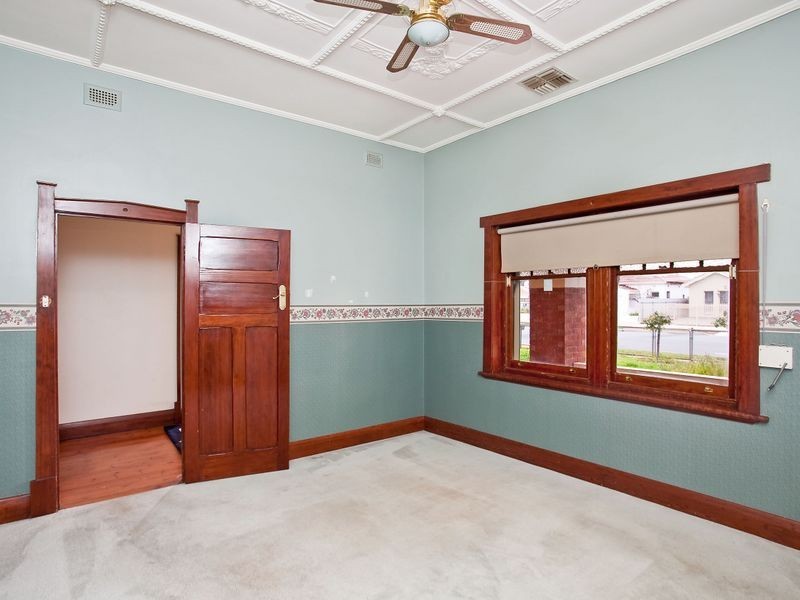 137 Trimmer Parade, Seaton SA 5023