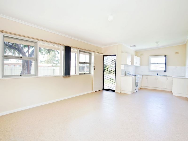 28 Bristol Crescent, Taperoo SA 5017
