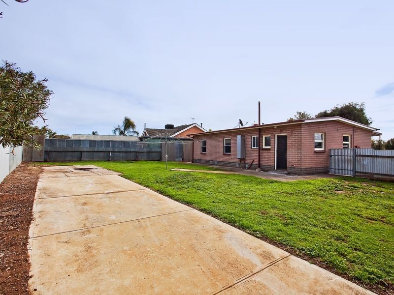 28 Bristol Crescent, Taperoo SA 5017