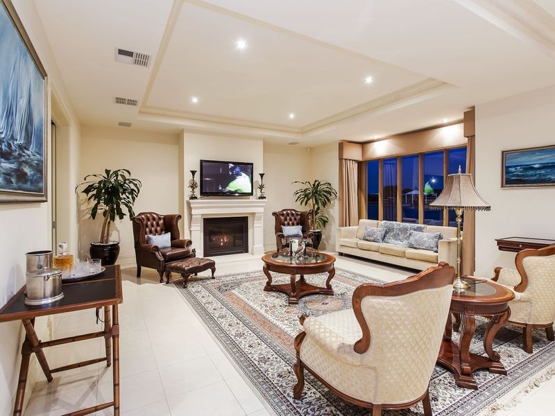 9 Bluelake Court, Tennyson SA 5022