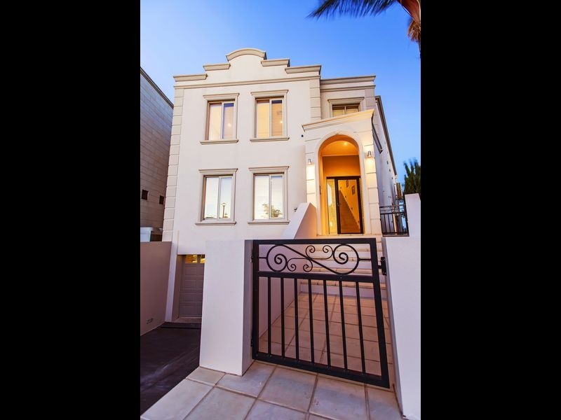 9 Bluelake Court, Tennyson SA 5022