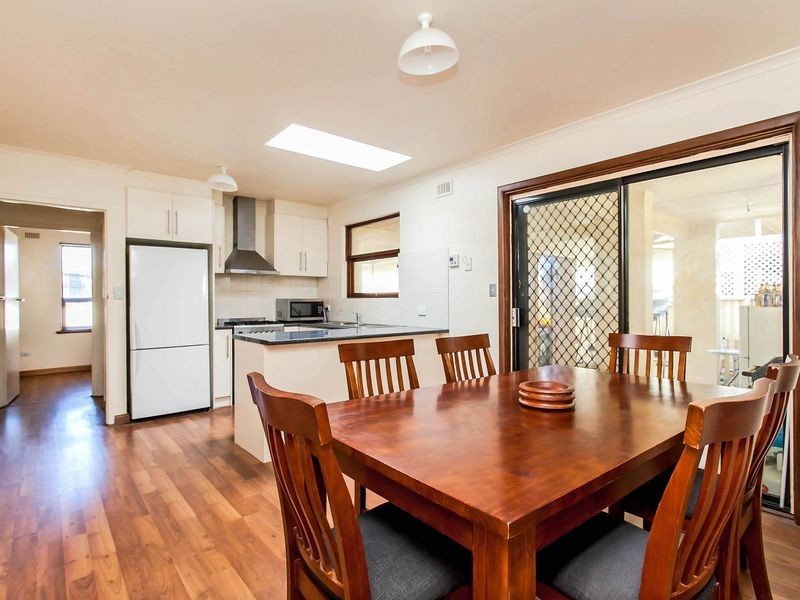 70 Recreation Parade, West Lakes Shore SA 5020