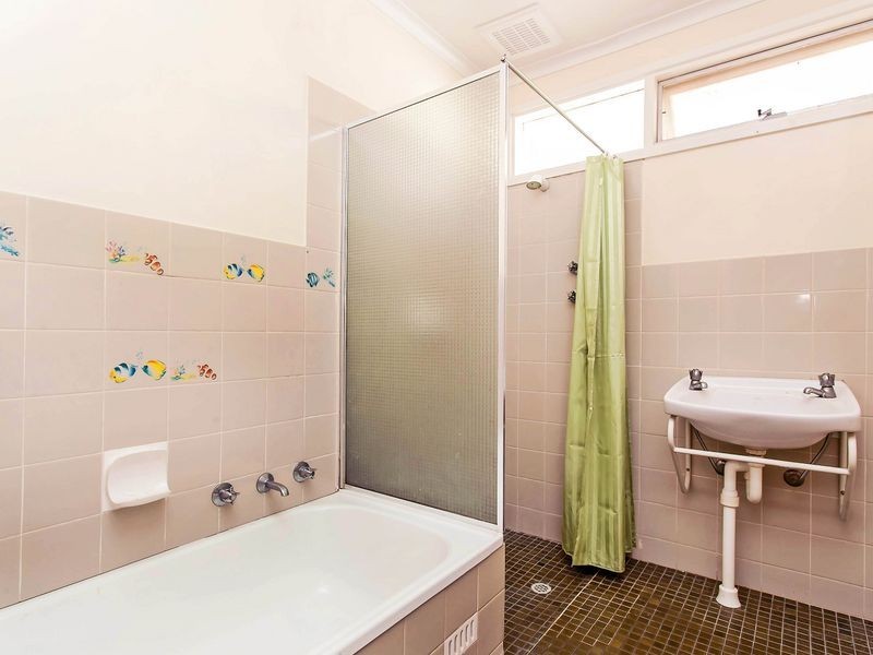4 Pelican Place, Semaphore Park SA 5019