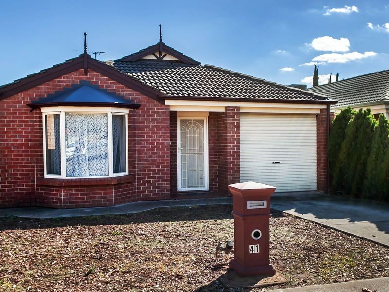 41 McInerney Avenue, Mitchell Park SA 5043