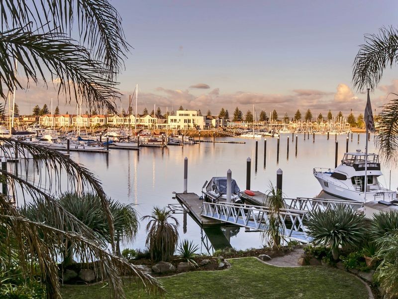 15 Gulf Point Drive, North Haven SA 5018